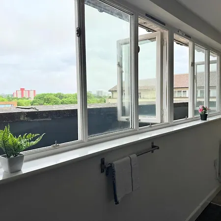 Апартаменти Penthouse With Views Бристоль