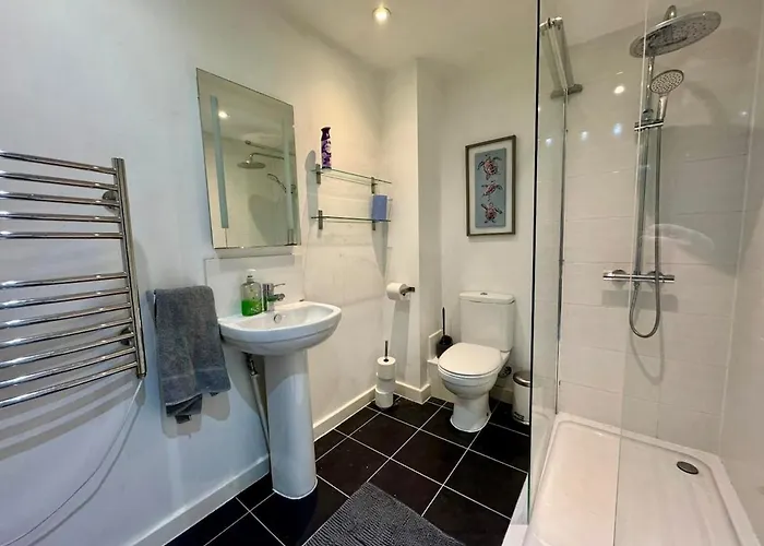 Penthouse With Views * Bristol